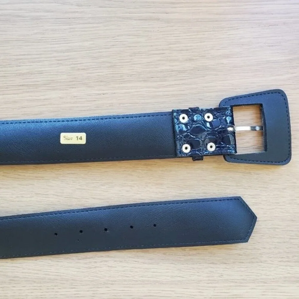 Vintage 80's Navy Vinyl Belt